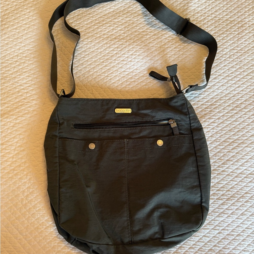 Baggallini Shoulder Bag | Lightweight Travel Purse | Multi Pocket Organize